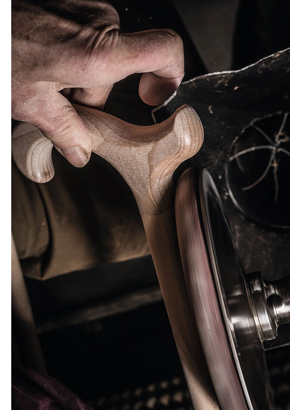 Canne de marche Art Nouveau en ébène